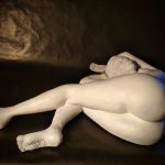 Nu en faïence blanche